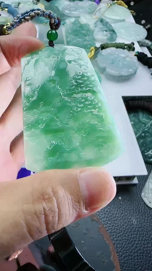 【闪购商品】翡翠吊坠(不含链)未镶嵌1