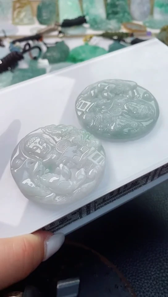 【闪购商品】翡翠吊坠(不含链)未镶嵌多样性随机发其一