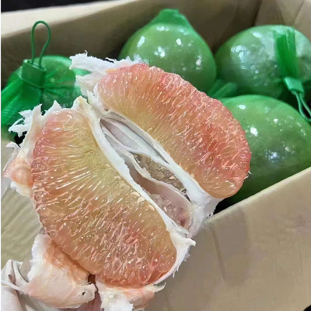 《顺丰包邮》翡翠青柚果肉晶莹翠绿，汁胞软脆多汁、味甜口感爽，