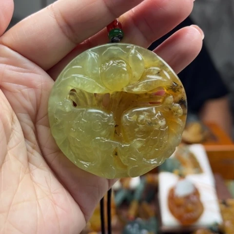蛇纹石玉挂件未镶嵌