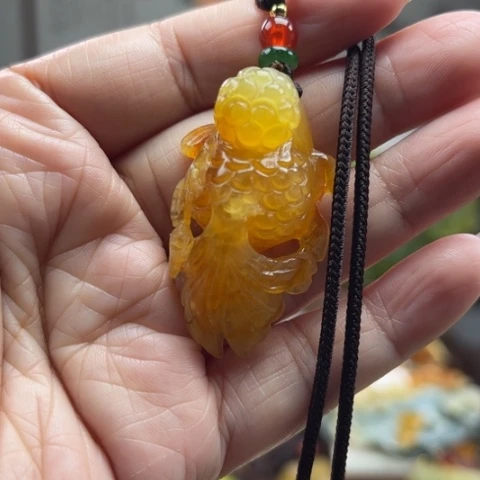 蛇纹石玉挂件未镶嵌