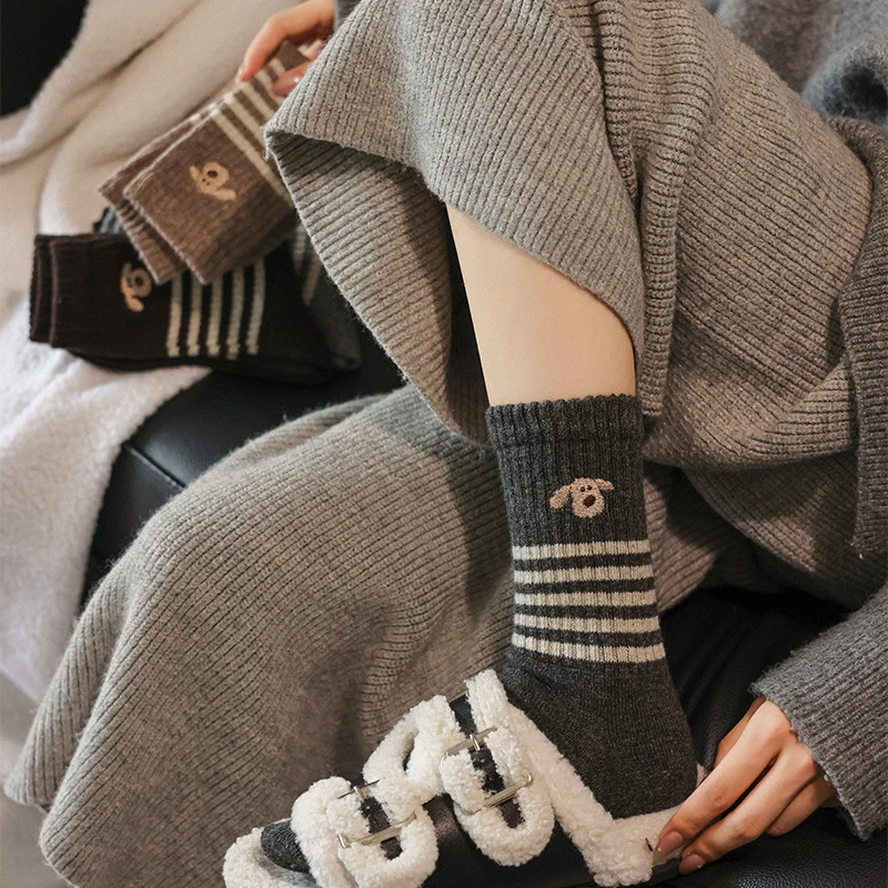 卡通乐园卡通条纹小狗袜子女式中筒袜秋冬保暖百搭堆堆袜日用套装