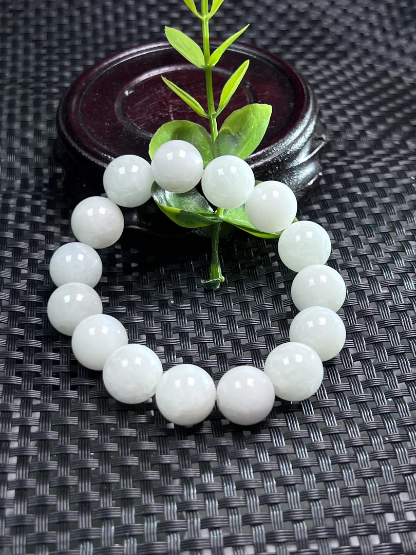 翡翠白月光手串，男女老少适宜佩戴