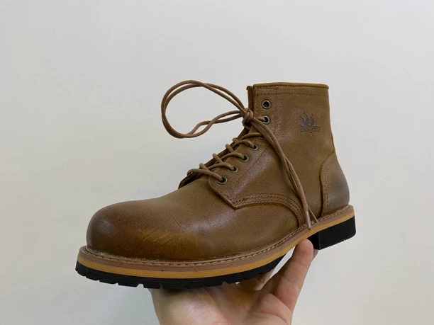 达亚尔福利款英伦风靴子棕色马丁靴女鞋时尚牛皮复古真皮休闲高帮