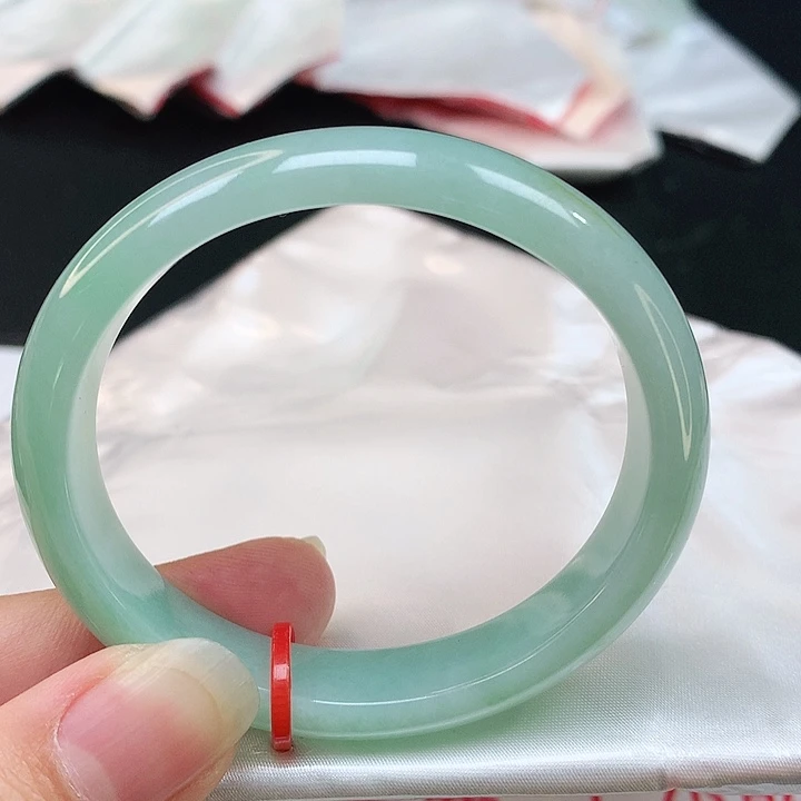 翡翠手镯未镶嵌贵妃058天然翡翠A货