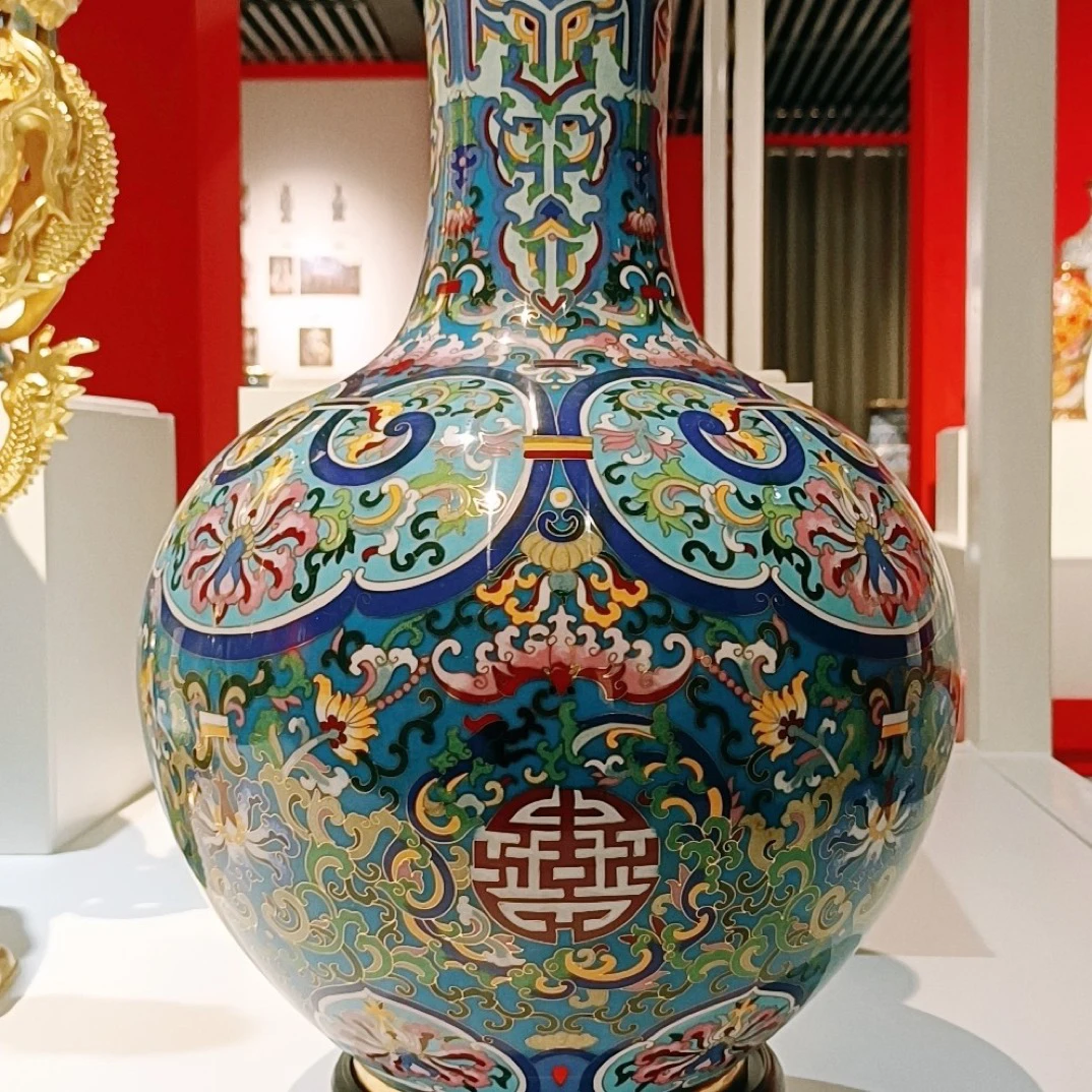 景泰蓝福寿天球瓶作品
