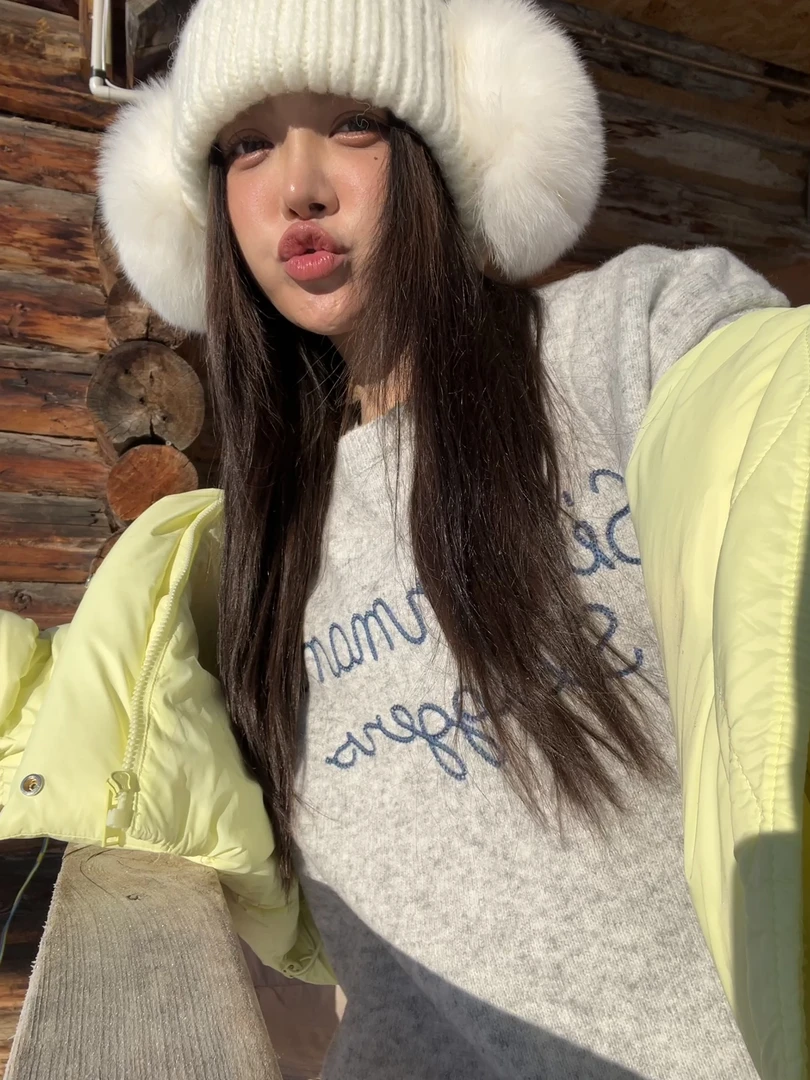 【刺绣针织衫】秋冬小众设计字母刺绣圆领针织衫 ZFI9565