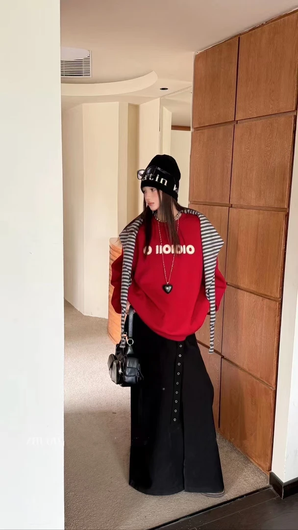 【秋冬上新】圆领字母刺绣长袖宽松卫衣 5379