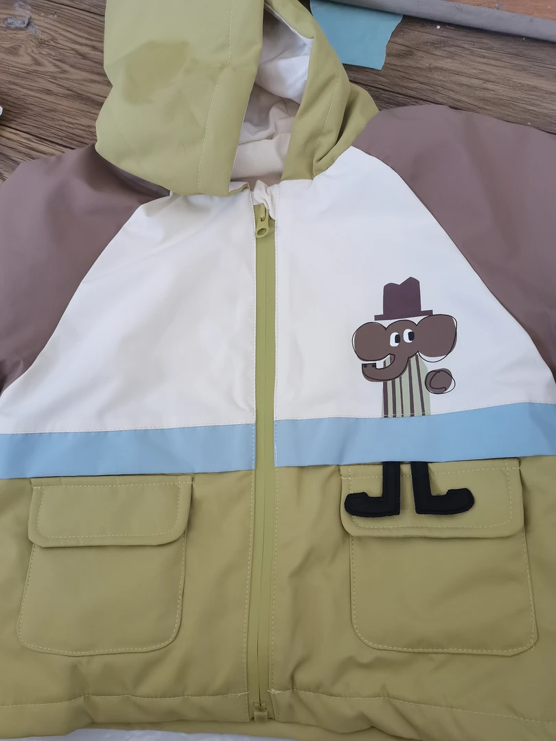 连帽冲锋衣100起三防（100起）