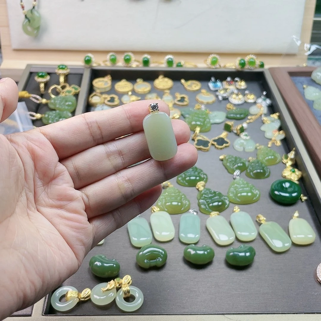 和田玉吊坠(不含链)银S925镀金镶嵌Q*琪