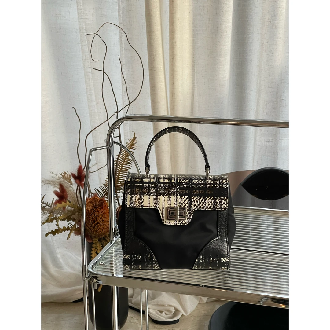 95新 Prada/普拉达 拼色手提斜挎包