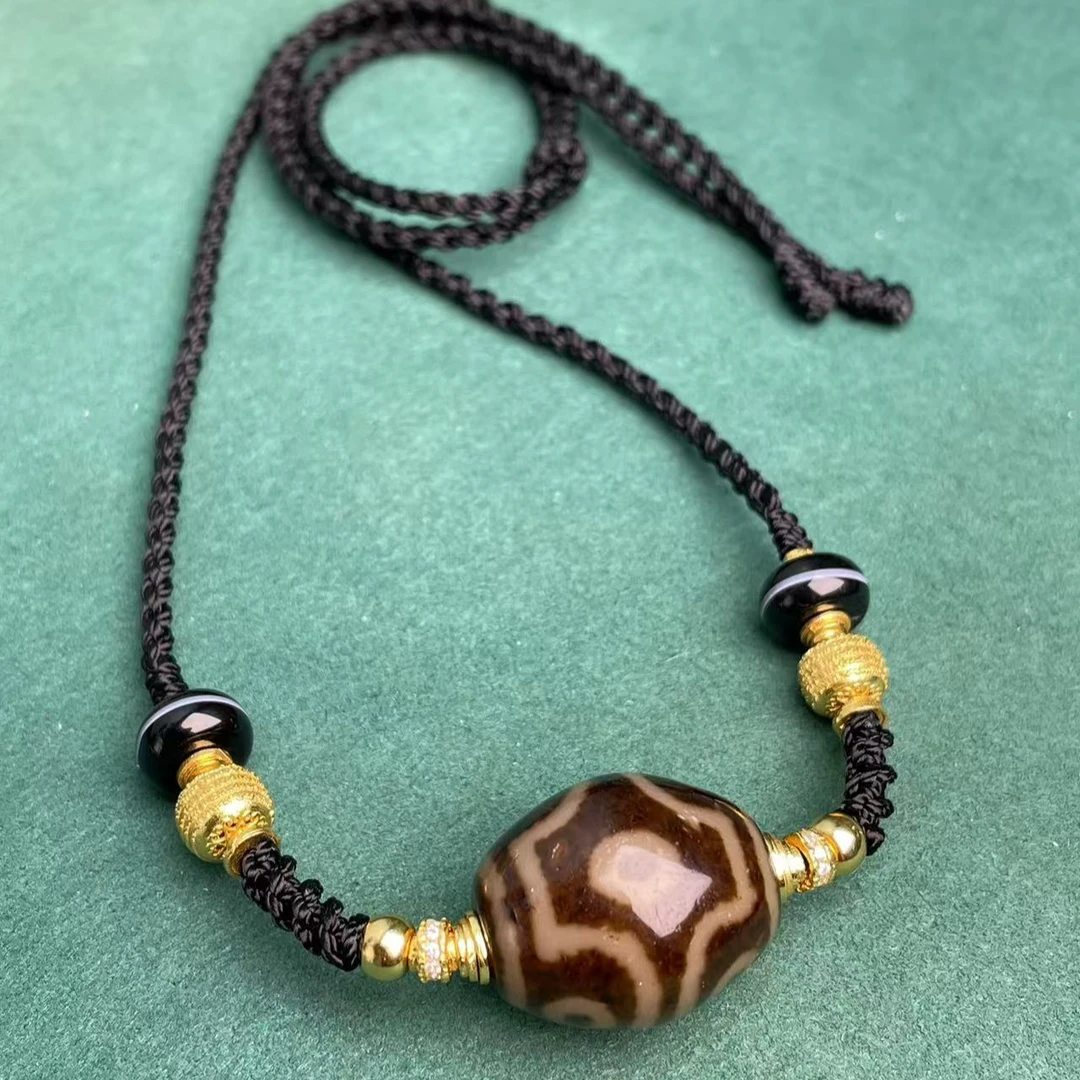 壹加 | 玛瑙六眼达洛横款锁骨链