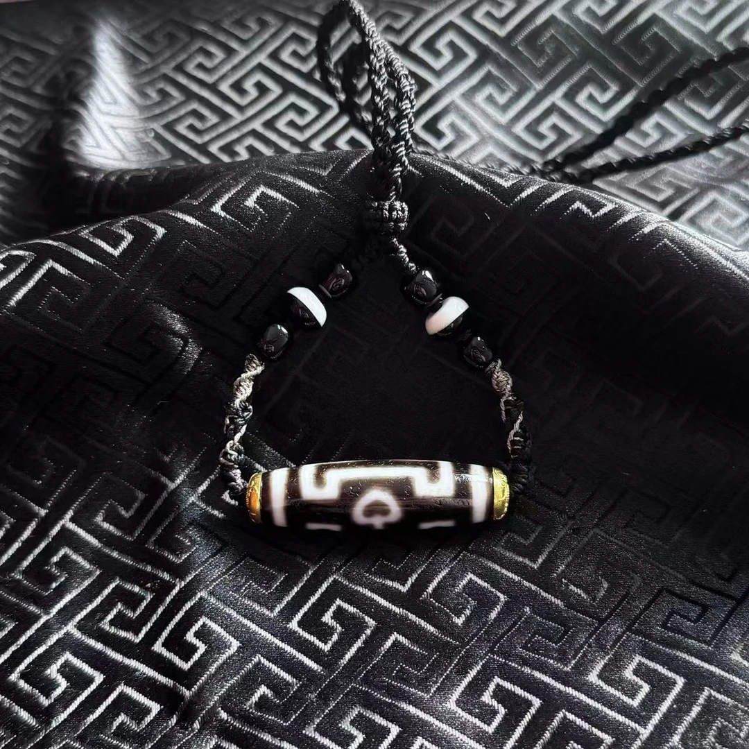 壹加 | 玛瑙上肯菩提三眼横款锁骨链