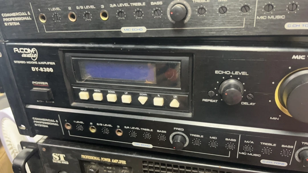 功放机1台，不包邮