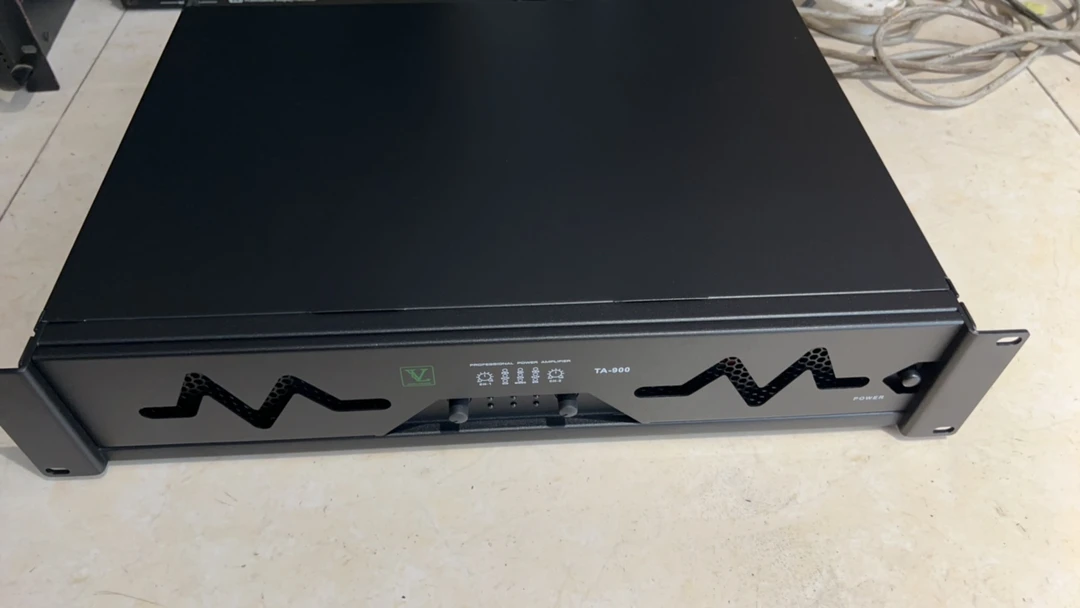 900w功放机一台，不包邮