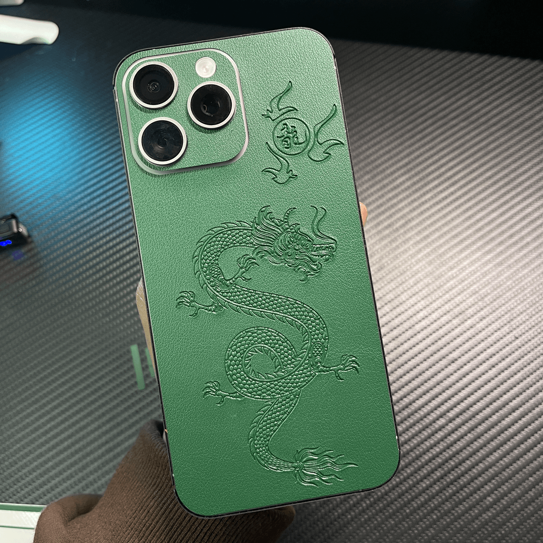 适用苹果14pro素皮全包边背膜iPhone15promax压纹后膜龙年新款3M