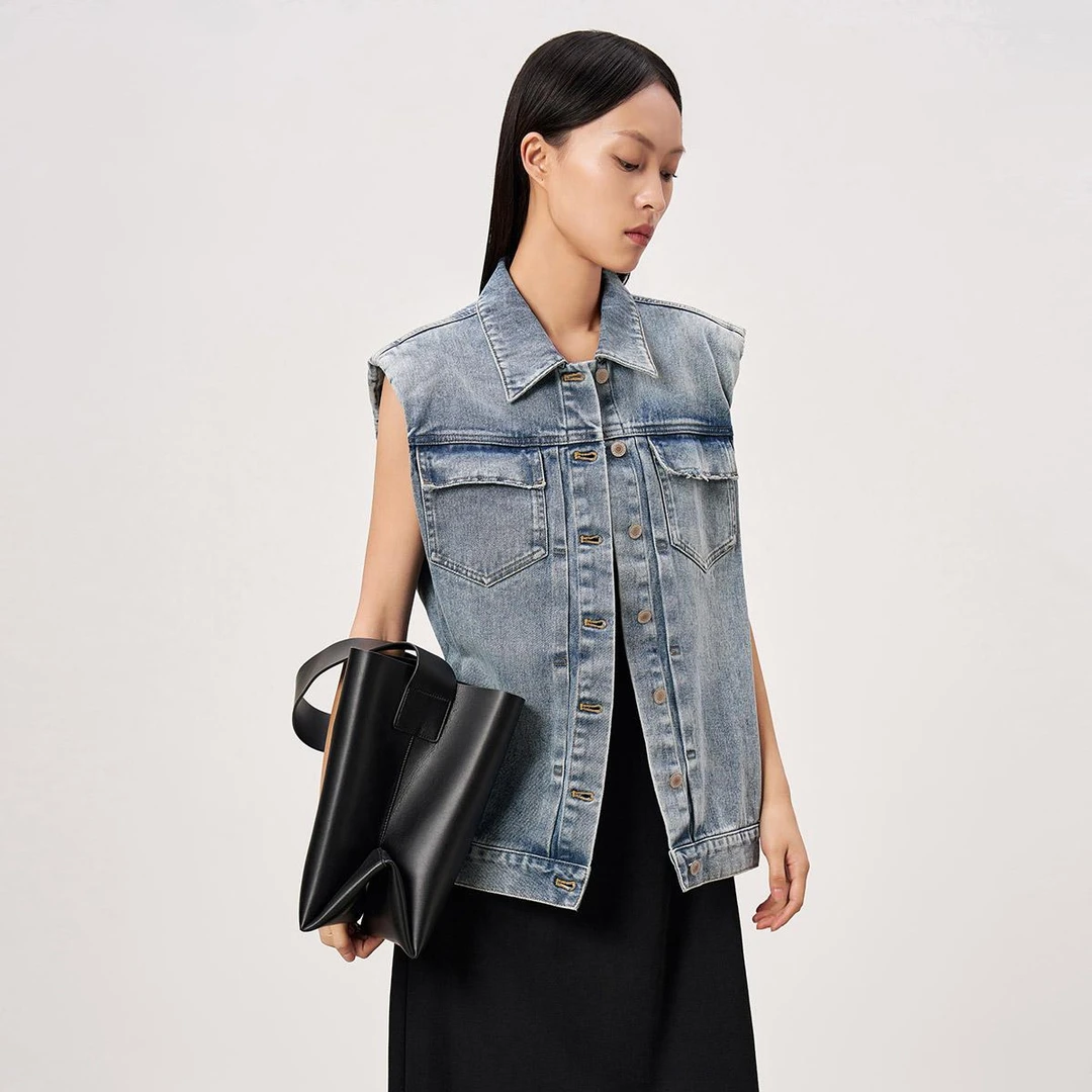 2024秋冬季新牛仔马甲女时髦洋气美式复古宽松显瘦上衣F513218