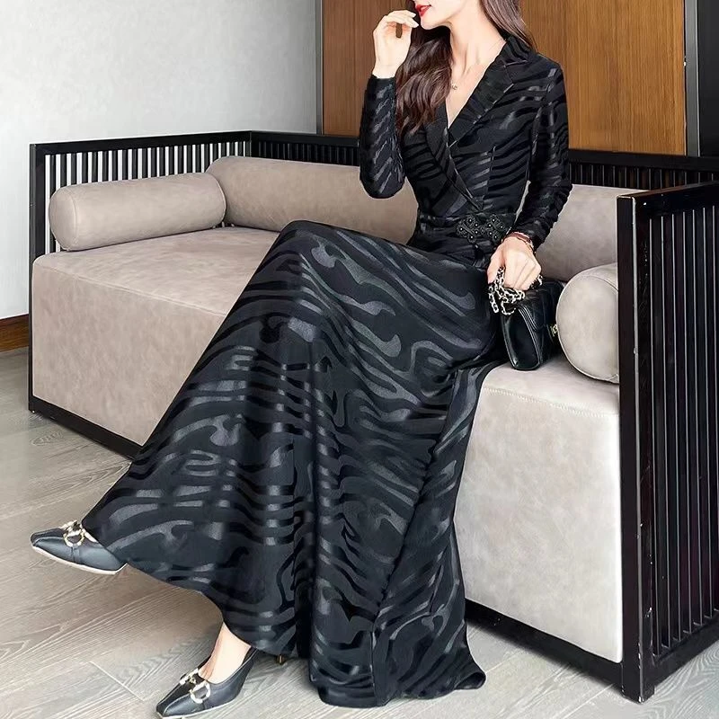 秋冬季长袖新款气质黑色连衣裙女长款显瘦减龄中年妈妈秋长裙小众