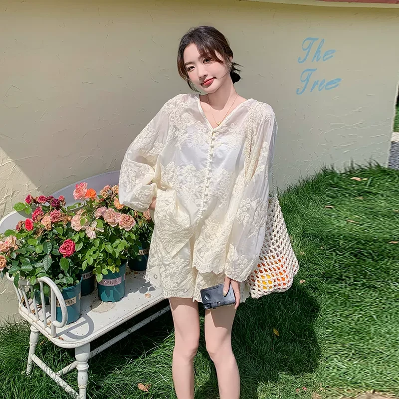 白色新中式国风刺绣防晒套装女夏季松弛感微胖遮肉显瘦短裤两件套