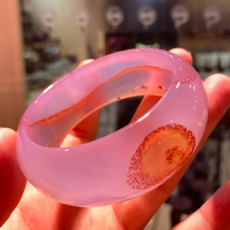 紫罗兰带朱砂象形眼睛