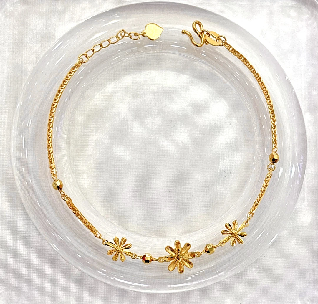 B3明牌珠宝5G足金小花手链3.82g