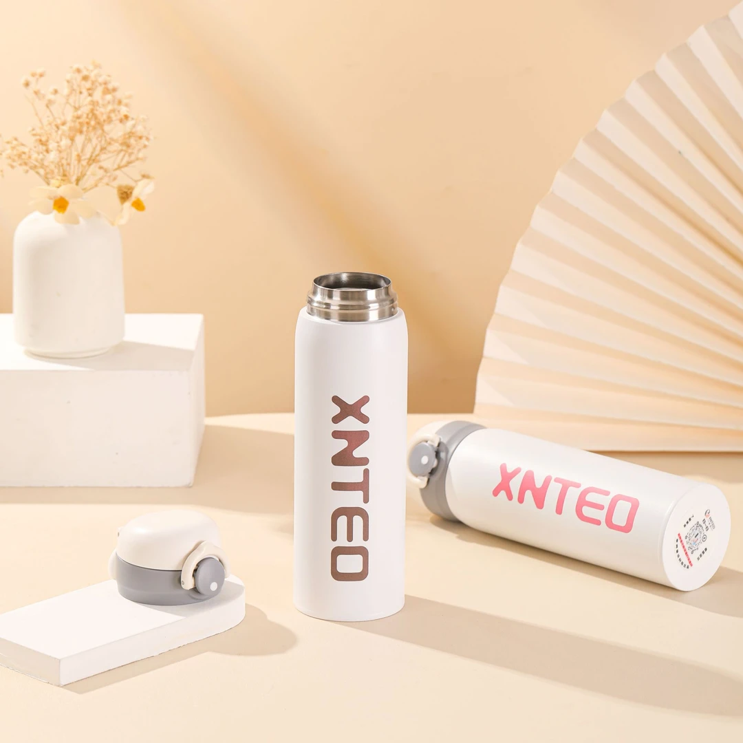 鑫跳鑫跳杯能降温能保温重量轻自然散热暖手便携创意网红潮流智能