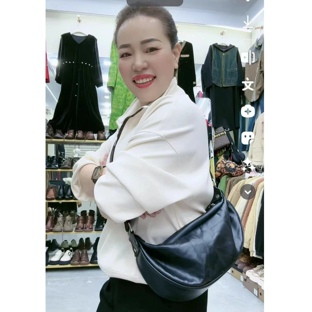 黑色单肩牛皮包真皮月牙斜跨休闲大容量做旧气质女士简约百搭潮流