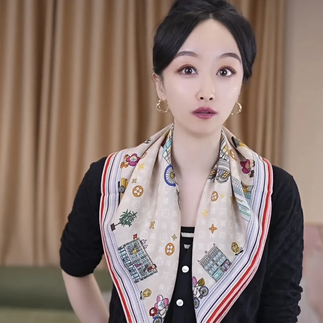 丝毛65小方巾女气质双面秋冬季护颈围巾桑蚕丝羊毛环游巴黎