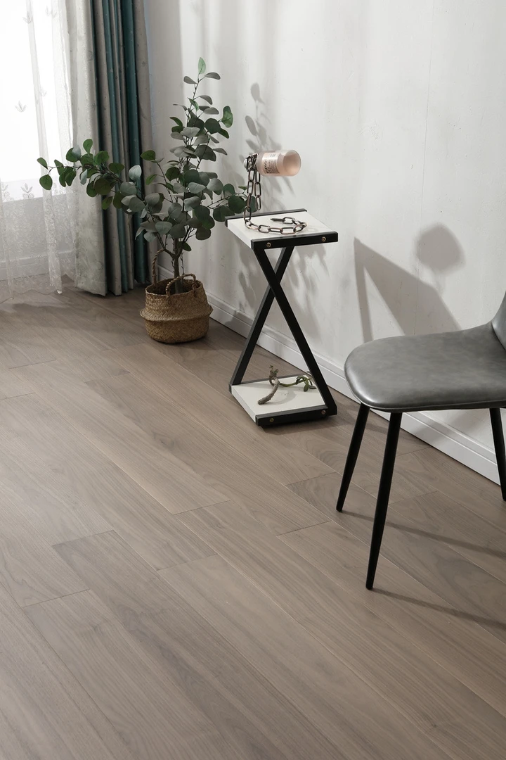 全桦多层黑胡桃spc石塑实木木纹砖多层地热锁扣复合铅笔灰地板