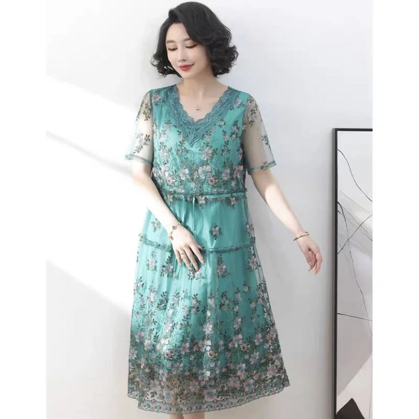 时尚妈妈洋气高贵中年妇女装胖太太高端刺绣网纱裙子大码23A27