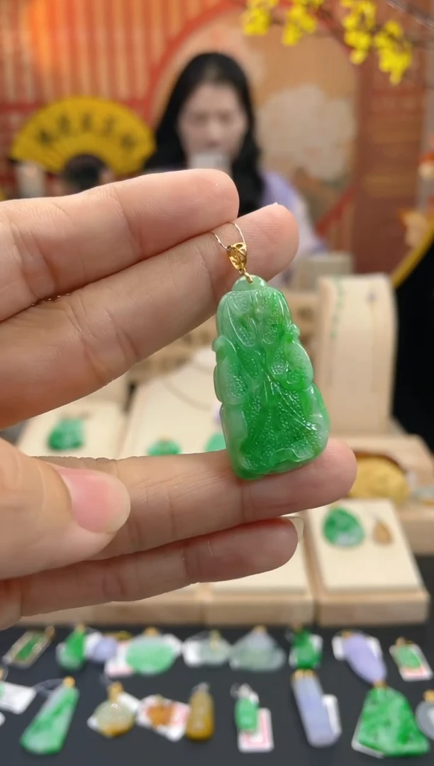 【闪购商品】翡翠颈饰18K金镶嵌假一赔三