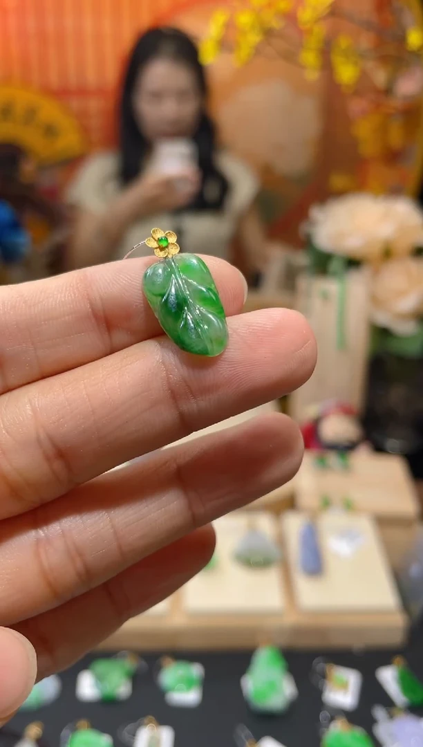 【闪购商品】翡翠颈饰18K金镶嵌假一赔三