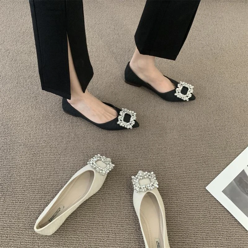 2025年新款晚风气质水钻法式平底鞋单鞋女春夏黑色尖头浅口奶奶鞋