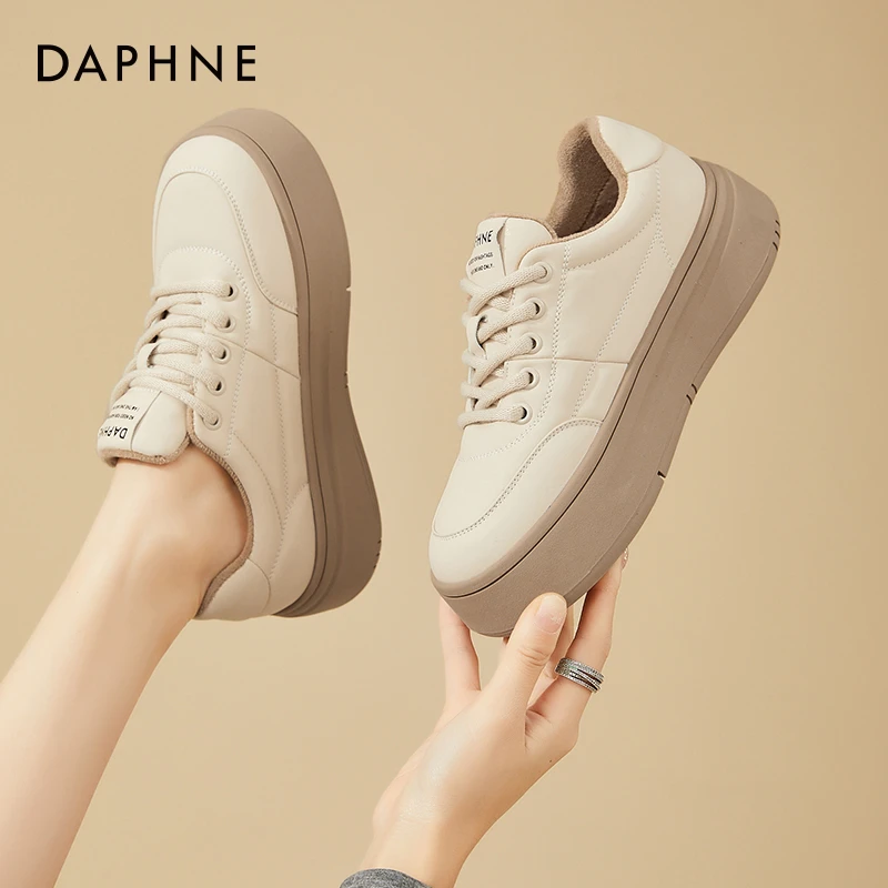 达芙妮加绒小白鞋女鞋2025冬季新款厚底增高面包鞋百搭休闲运动鞋
