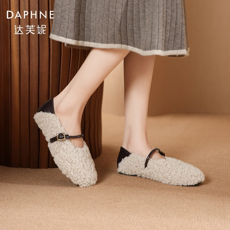 Daphne/达芙妮圆头毛毛鞋女一字扣玛丽珍鞋2024年新款平底豆豆鞋