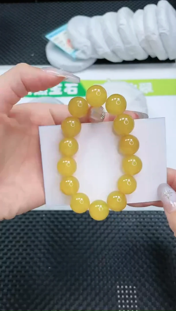 【闪购商品】石英质玉手镯未镶嵌千禧黄龙手串