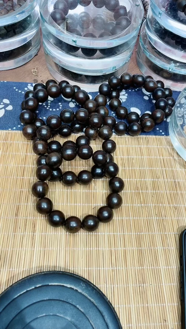 【闪购商品】沉香手串越南芽庄白棋全石料1.6＋一个枕头