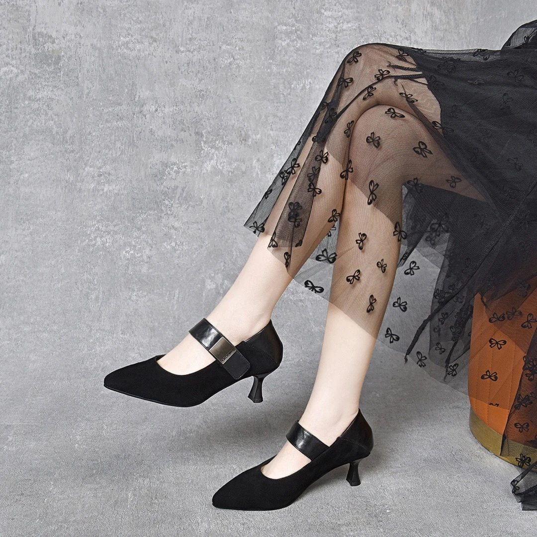 新款羊皮一字带中跟单鞋女百搭尖头浅口中跟细跟可踩跟气质单鞋