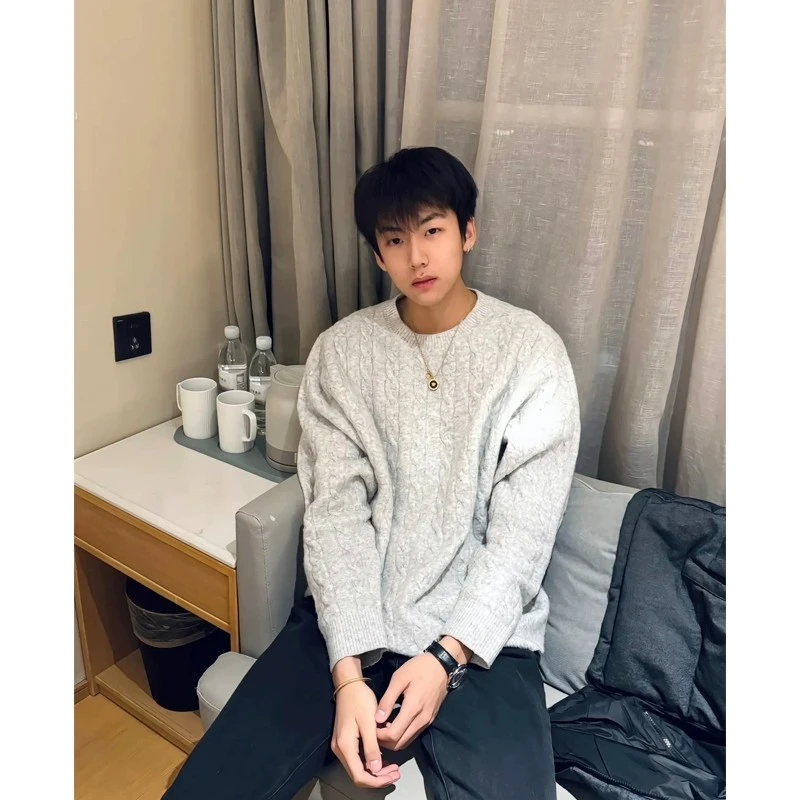 浅灰色麻花毛衣针织衫男冬季美式潮牌内搭打底松弛慵懒风线衣外套