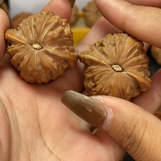 文玩核桃吊坠海**宝磨盘