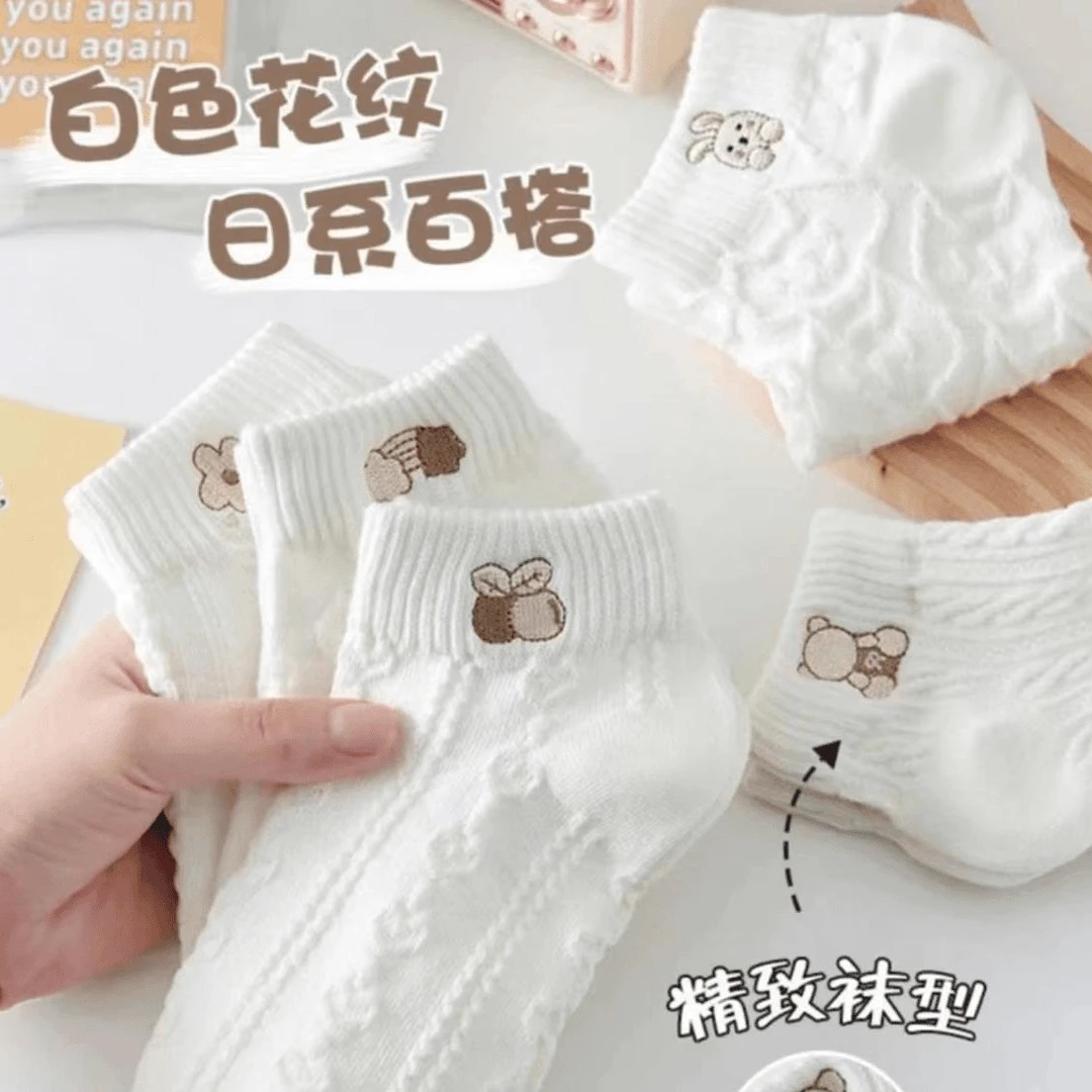 【五双包邮】卡通袜子女时尚百搭短袜简约不掉跟学生白色短筒船袜