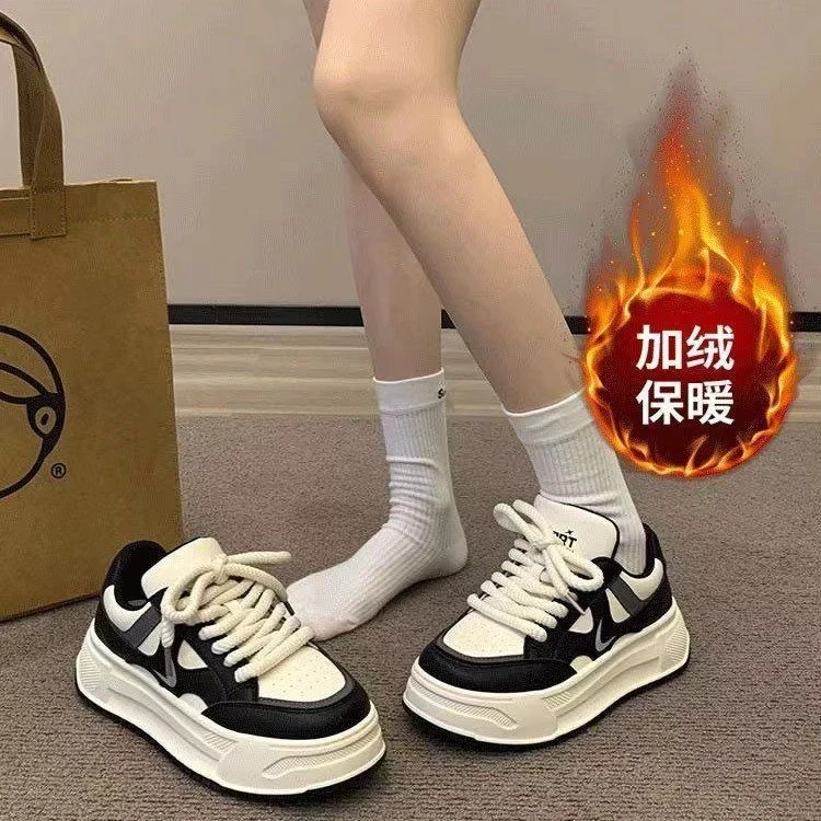 品牌断码剪标百搭小白鞋女秋冬厚底板鞋2024加厚新款休闲运动板鞋