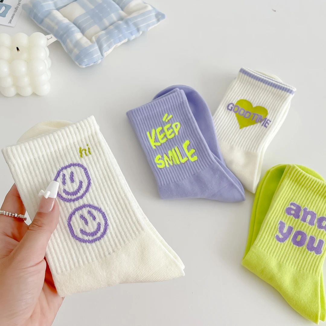 春季学生棉袜韩版学院风袜子女中筒袜春夏季日系笑脸运动外穿潮袜