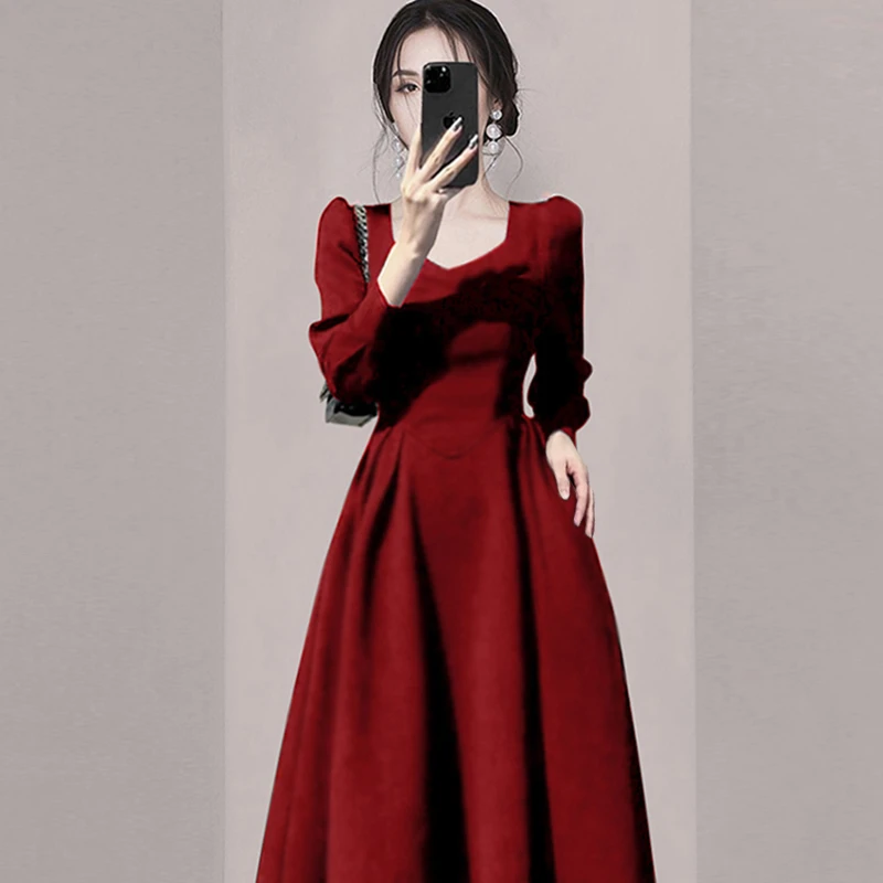 法式赫本风酒红色方领连衣裙2025春季新款女装气质高级感6451