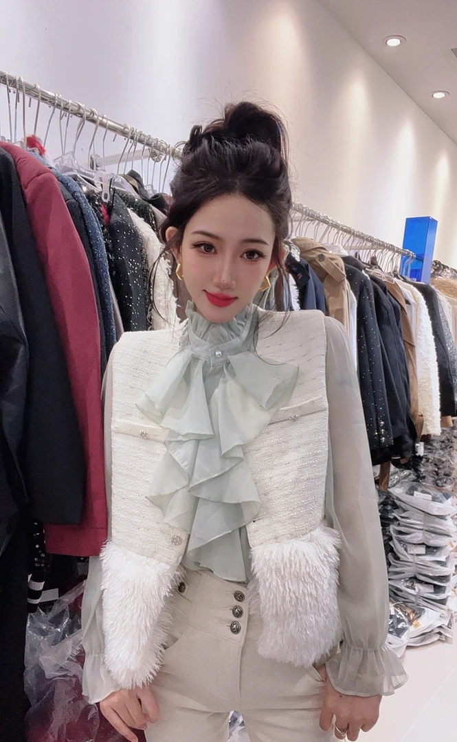 霖•[拼接马甲]小香风拼接款别致精致马甲