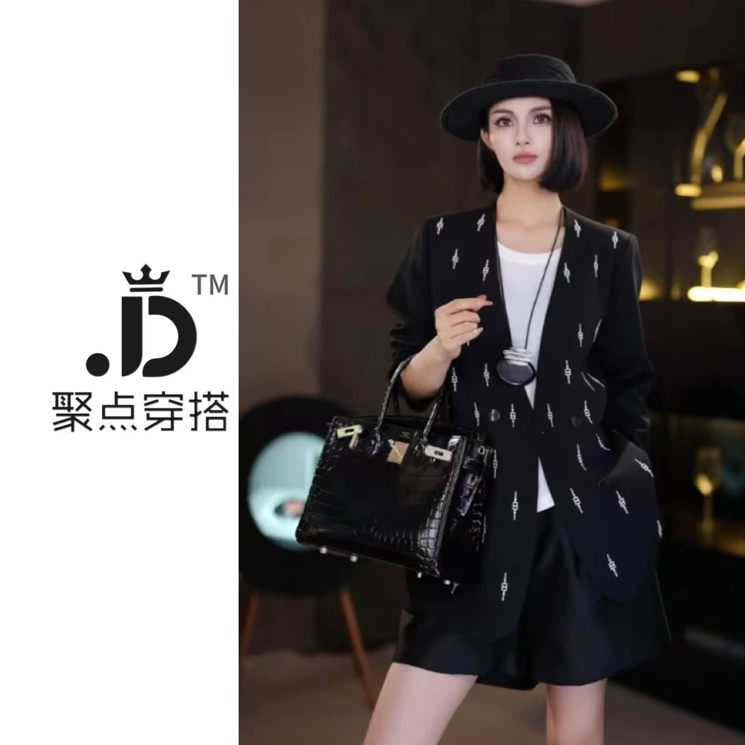 JUDIAN-【踏雪留痕】休闲气质设计时尚刺绣百搭西装外套8jd846154