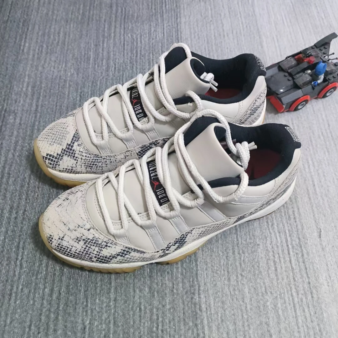 42码/乔丹air jordan aj11白蛇 休闲鞋/二手无原盒/公价2589