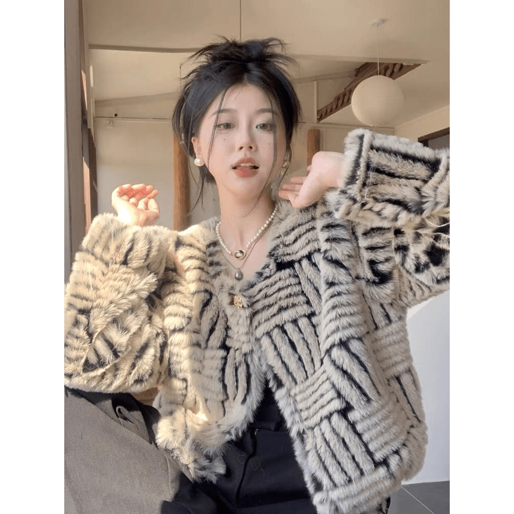 冬款冬季小香风毛绒外套女秋冬感小众设计复古法式短款棉衣服