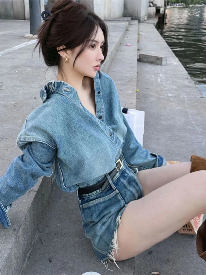 美式辣妹蓝色牛仔衬衫外套女秋季新款复古港风小个子宽松正肩衬衣