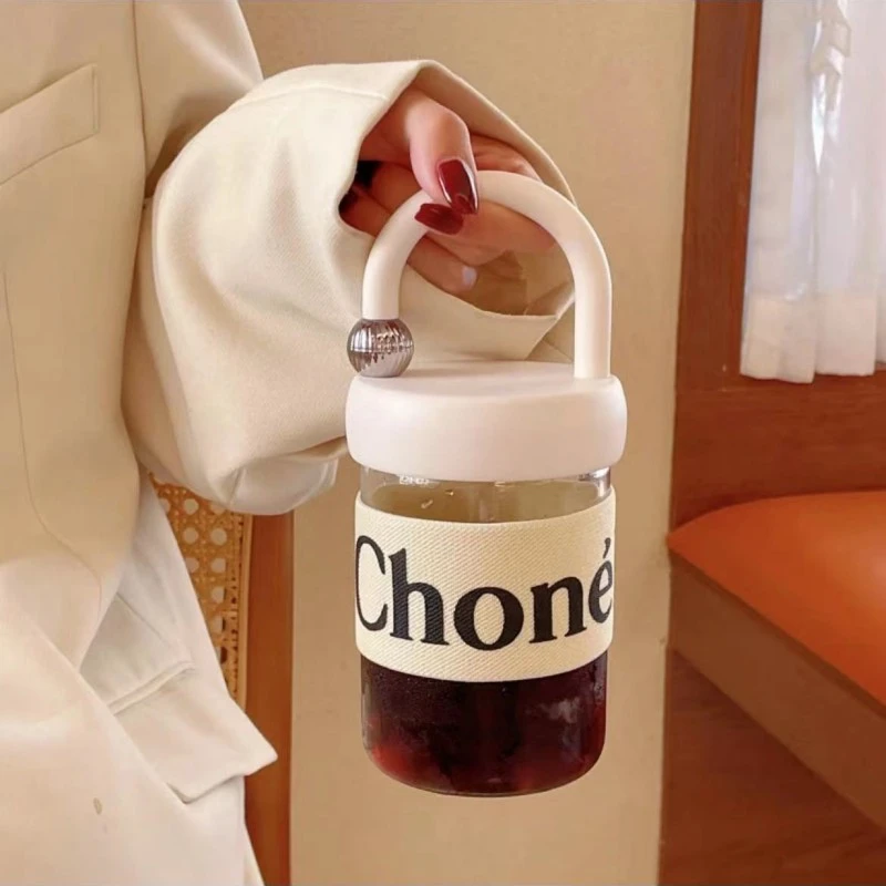 小香风手提咖啡杯简约高颜值水杯女士便携随行杯提手杯塑料水杯子